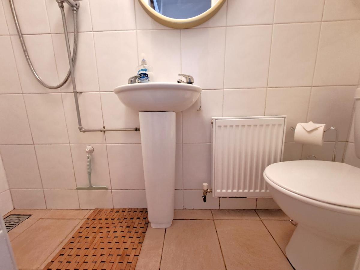 Quiet Comfortable Patcham Studio Free Parking Hallway Shared With Host Leilighet Brighton Eksteriør bilde